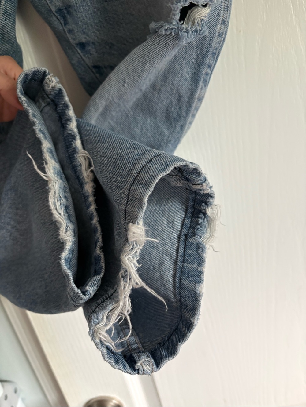 Distressed Jeans - Picture 5 of 7